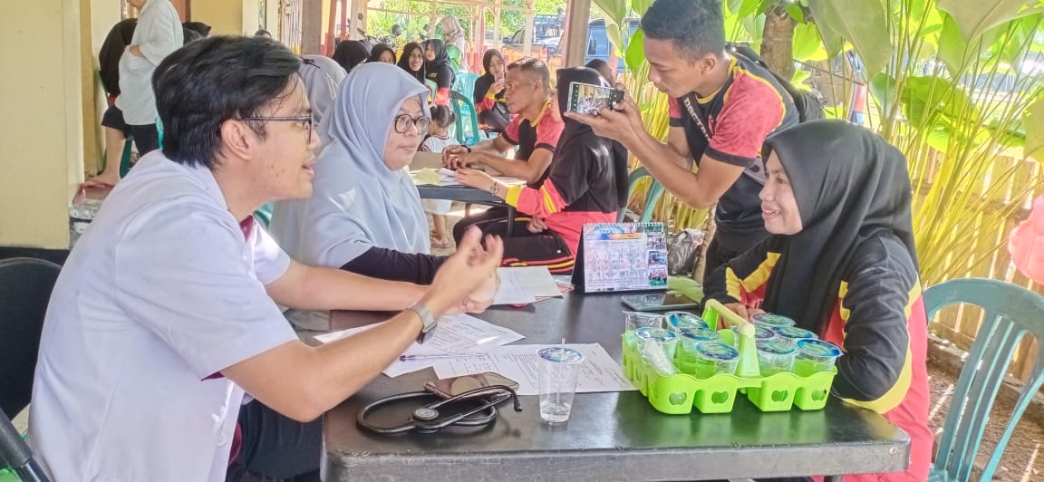 Tingkatkan Produktifitas Brimob, Puskesmas Dompu Barat Gelar Tes Kebugaran