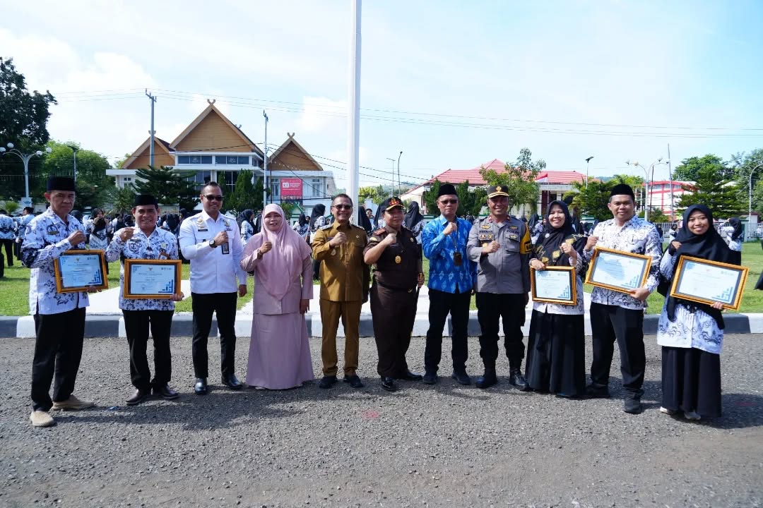 Wakil Wali Kota Bima Pimpin Upacara HUT ke-80 PGRI